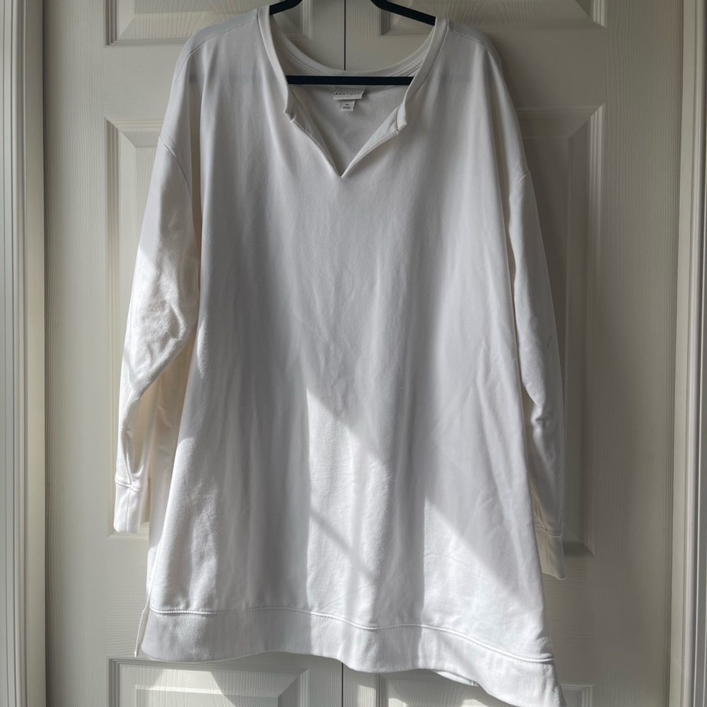 Ava & Viv Classic Cream Sweatshirt